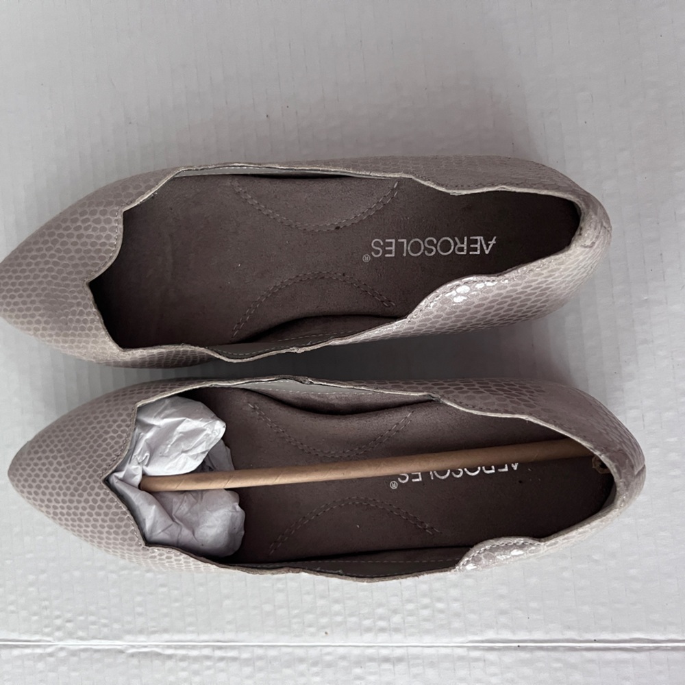 Aerosoles Women's Suede Petal Ballet flats